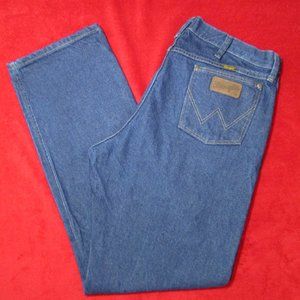 Wrangler Performance COWBOY CUT® Regular Fit in Dark Stone 36 x 32